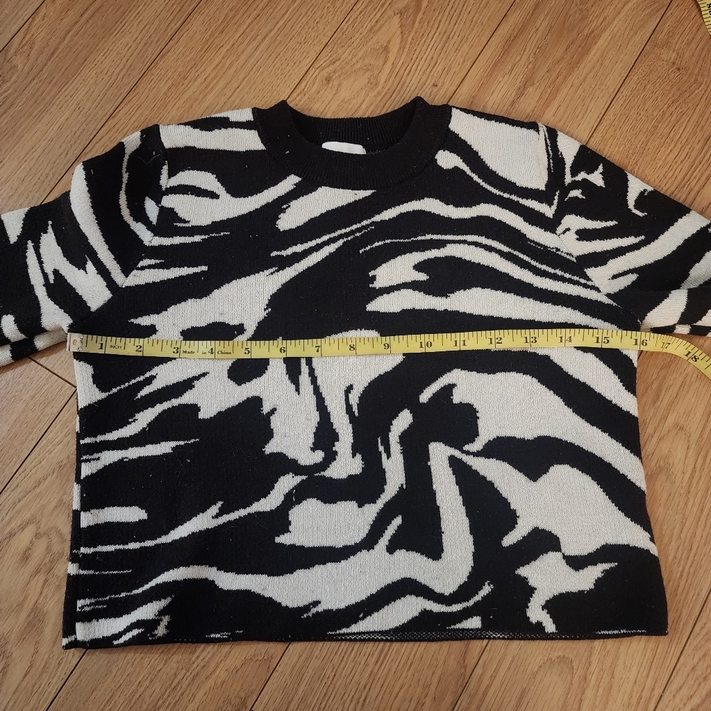 H&M Crop Sweater- XS - Picture 8 of 12